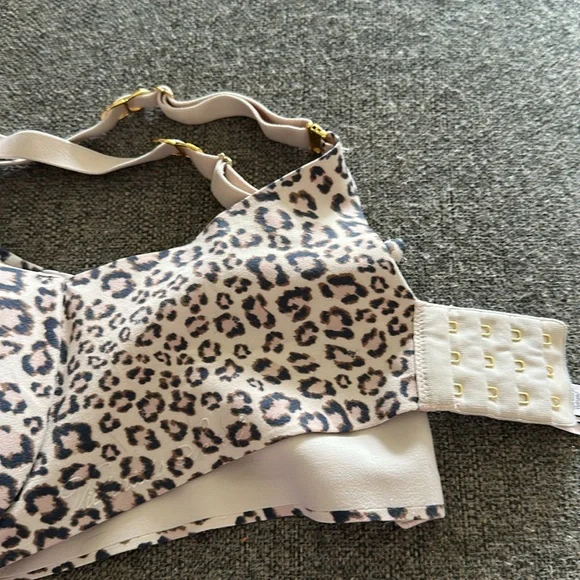 Victoria's Secret Animal Print Bra - Picture 3 of 5